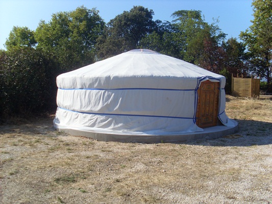 Yourte à la maison de vérotte gite claira perpignan